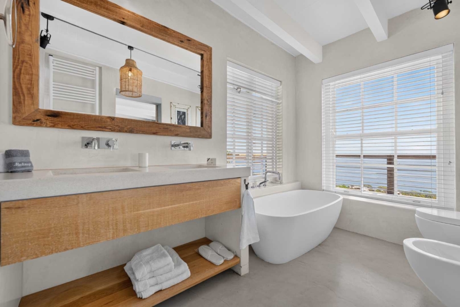 6 Bedroom Property for Sale in Camps Bay Western Cape